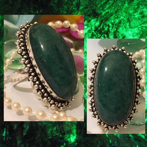 Simulated Emerald Gemstone Handmade Vintage Ring - Picture 5 of 6